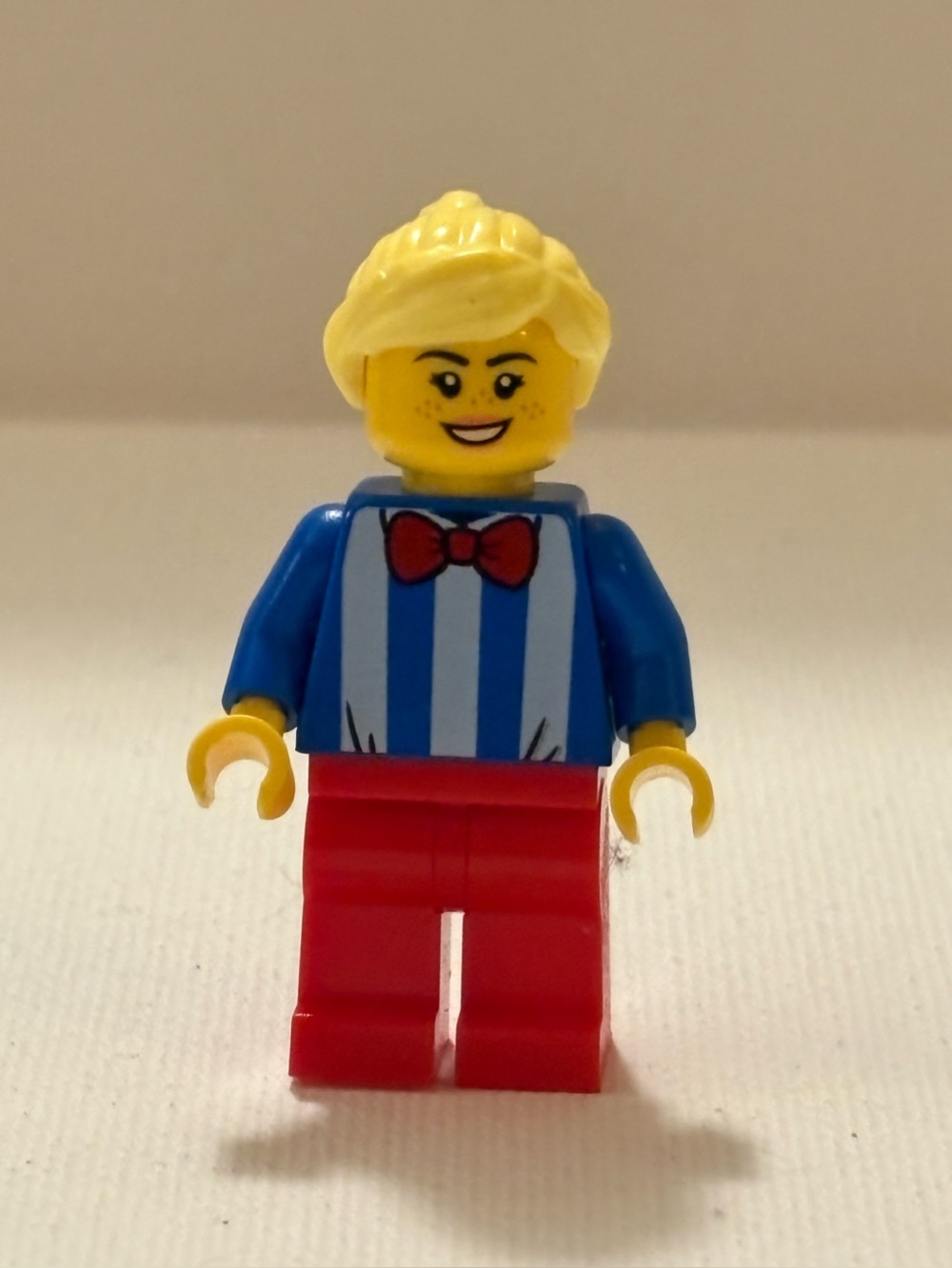 LEGO City Ice Cream Vendor Minifigure cty1139 from ice cream truck set 60253